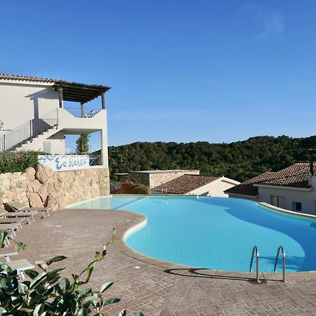 Residence Con Piscina A 4 Km Da Baja Sardinia Cala Bitta Kültér fotó