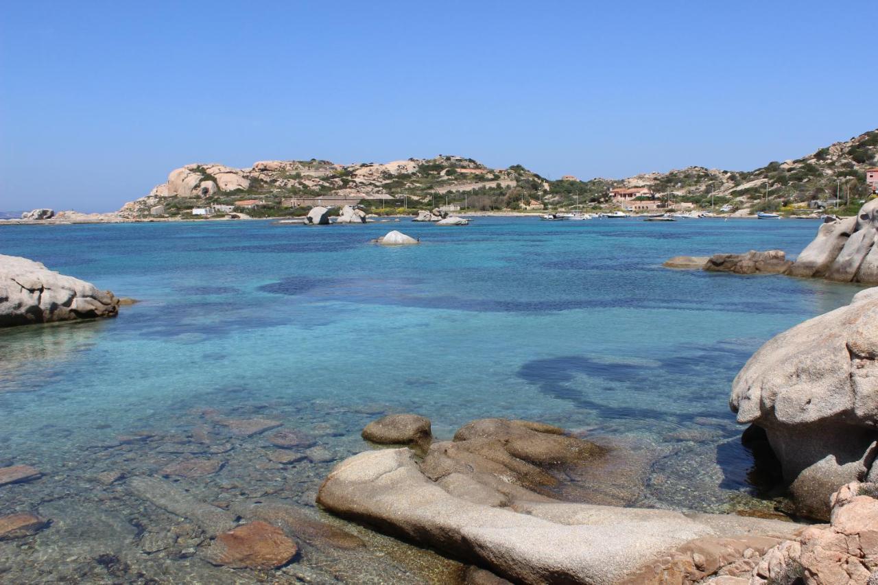 Residence Con Piscina A 4 Km Da Baja Sardinia Cala Bitta Kültér fotó