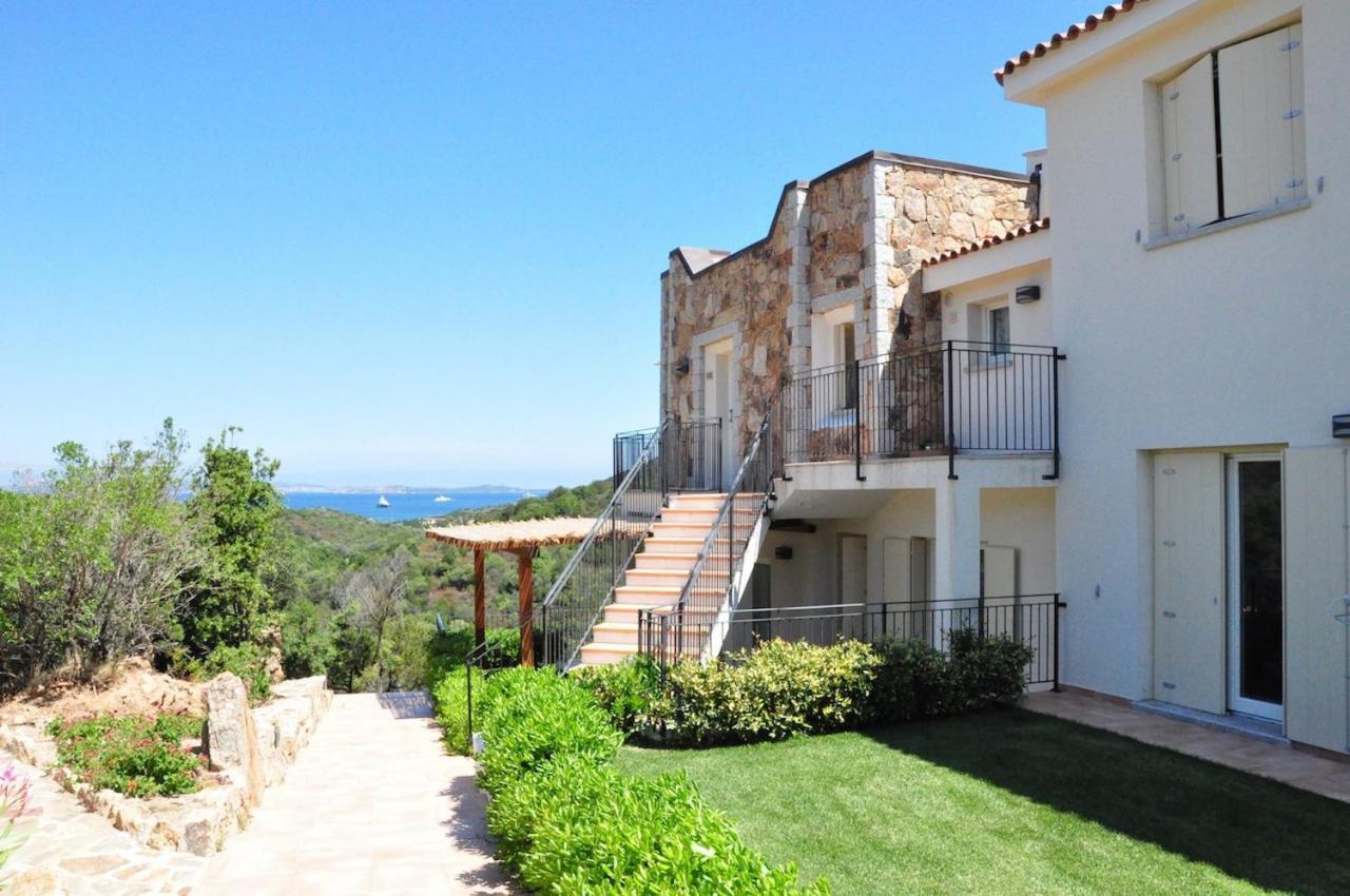 Residence Con Piscina A 4 Km Da Baja Sardinia Cala Bitta Kültér fotó