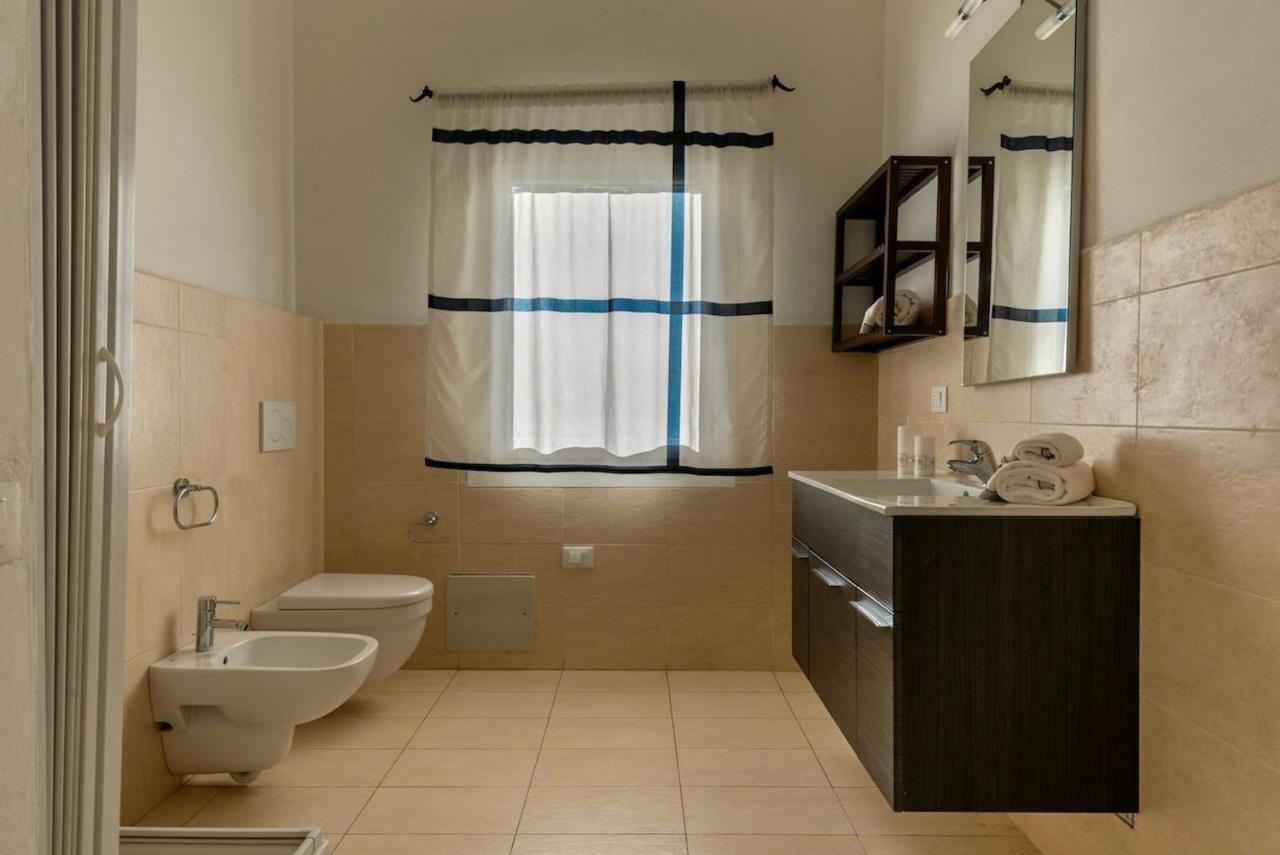 Residence Con Piscina A 4 Km Da Baja Sardinia Cala Bitta Kültér fotó