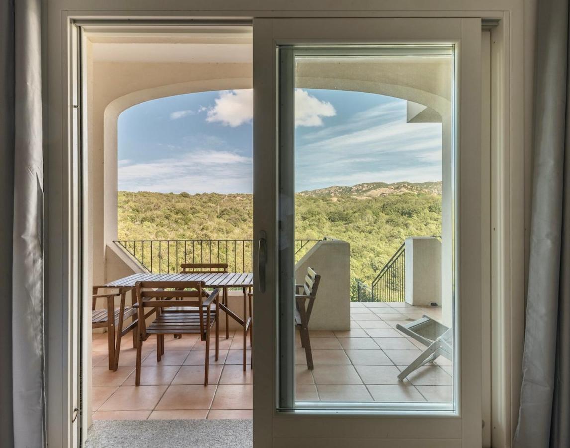 Residence Con Piscina A 4 Km Da Baja Sardinia Cala Bitta Kültér fotó